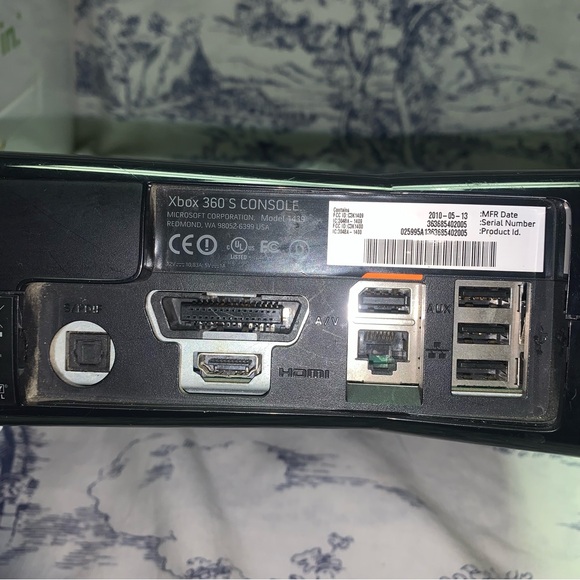 Xbox 360 Console | No HDD | In Box | With Kinect and Cords | Not Complete | - Picture 7 of 12